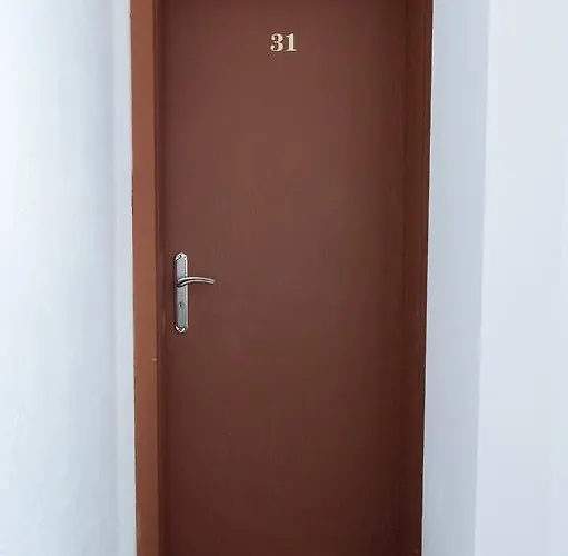 Pensión Ropotamo 2*